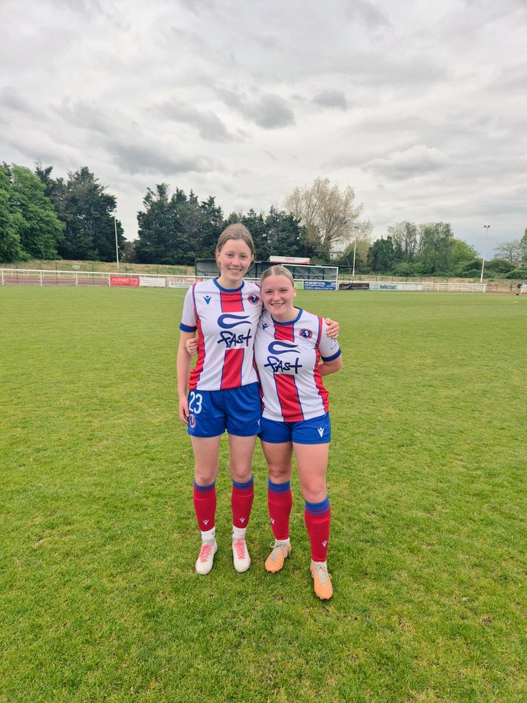 Academy students Zara Bowyer & Hannah Flashman both featured for the @DWFCWomen in their final league game of the season away to Enfield Town on Sunday afternoon 👊 2 goals down at half-time, Wanderers fought back to earn a point in the second half 👏 #WeAreWanderers 🔴⚪