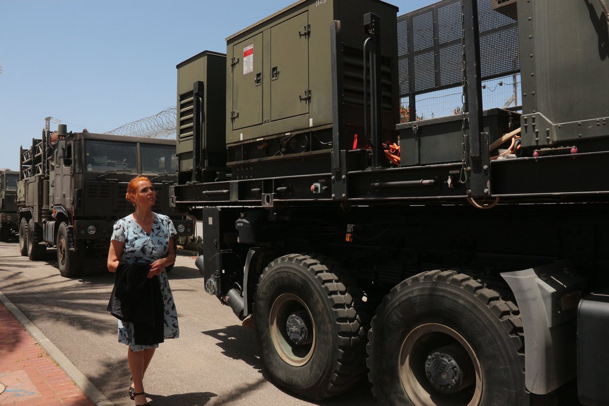 Efter flere ugers diskussioner om israelsk luftforsvar er jeg taget til Israel for at se, hvad de kan tilbyde af våbensystemer. Jeg har bl.a. besøgt våbenfabrikken IAI, set på systemet Iron Dome og fået en større gennemgang af luftforsvaret hos det israelske forsvarsministerium.