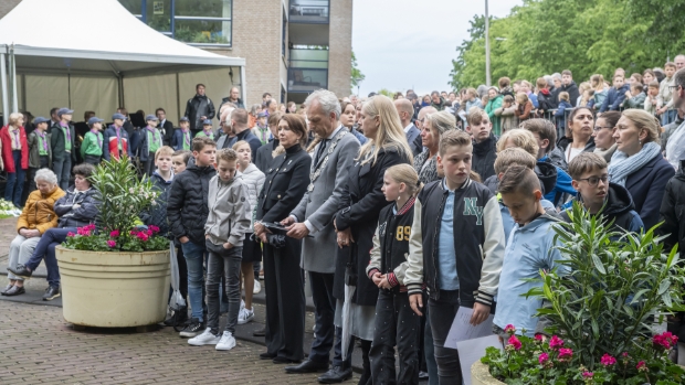 4 mei-toespraak burgemeester Sjors Fröhlich: 'Besef dat we in vrijheid mogen leven steeds groter' - hetkontakt.nl/vijfheerenland…