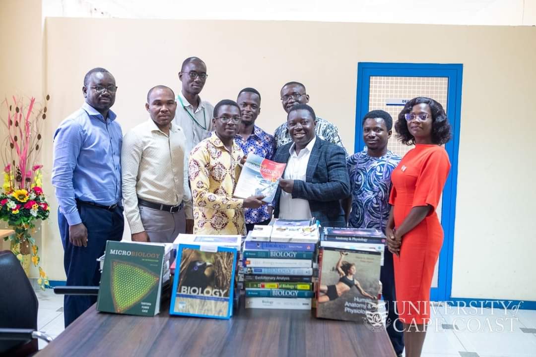 The School of Pharmacy and Pharmaceutical Sciences has received books on pharmacy to enhance research and learning. Visit: ucc.edu.gh/news/school-ph…