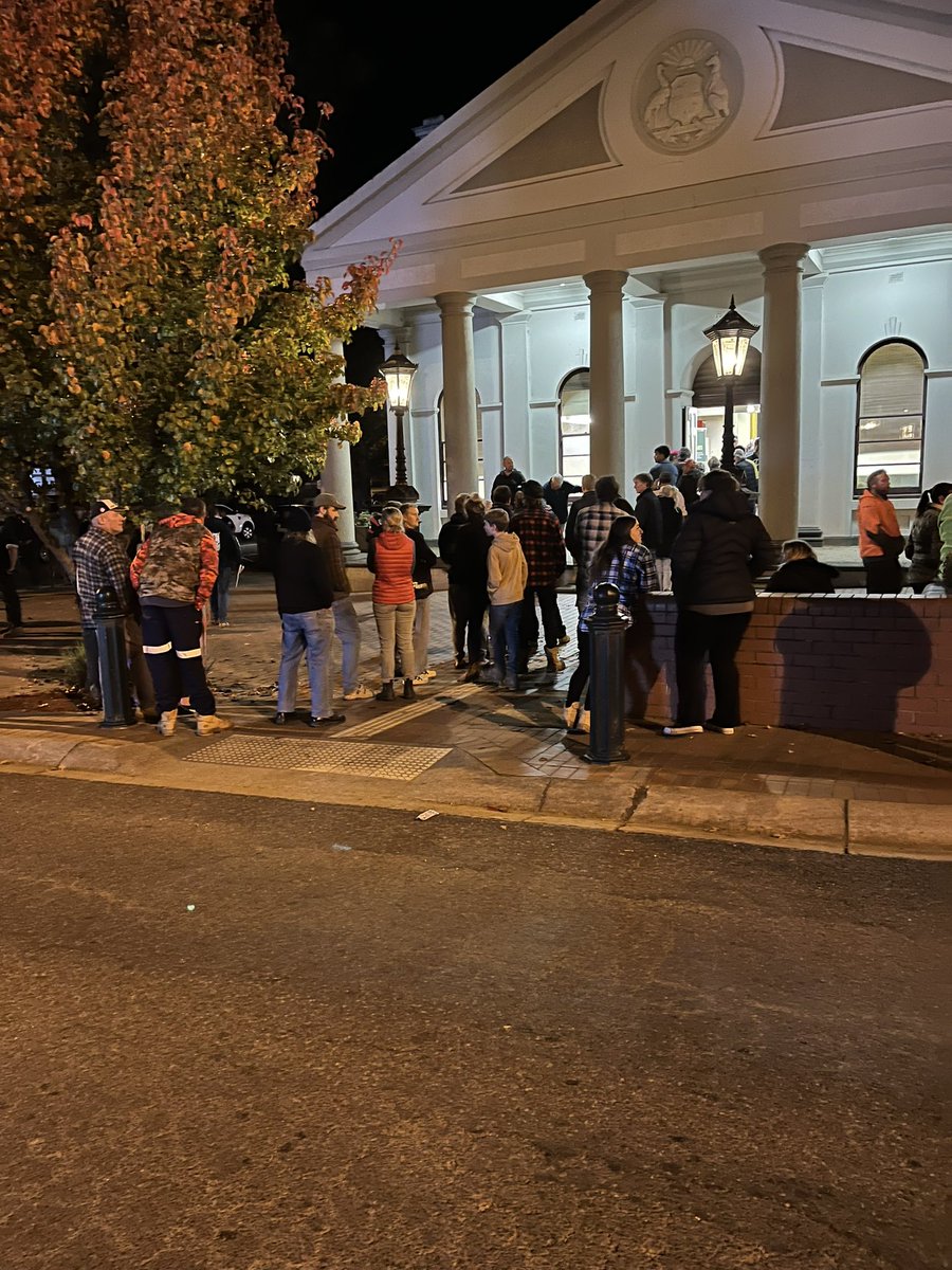 The queue went out the door, around the corner and up the street, with 200 or so people inside at Alexandra tonight at the drop in session on whether <a href="/JacintaAllanMP/">Jacinta Allan</a> will lock up our forests by turning in them into National parks. Resounding NO.