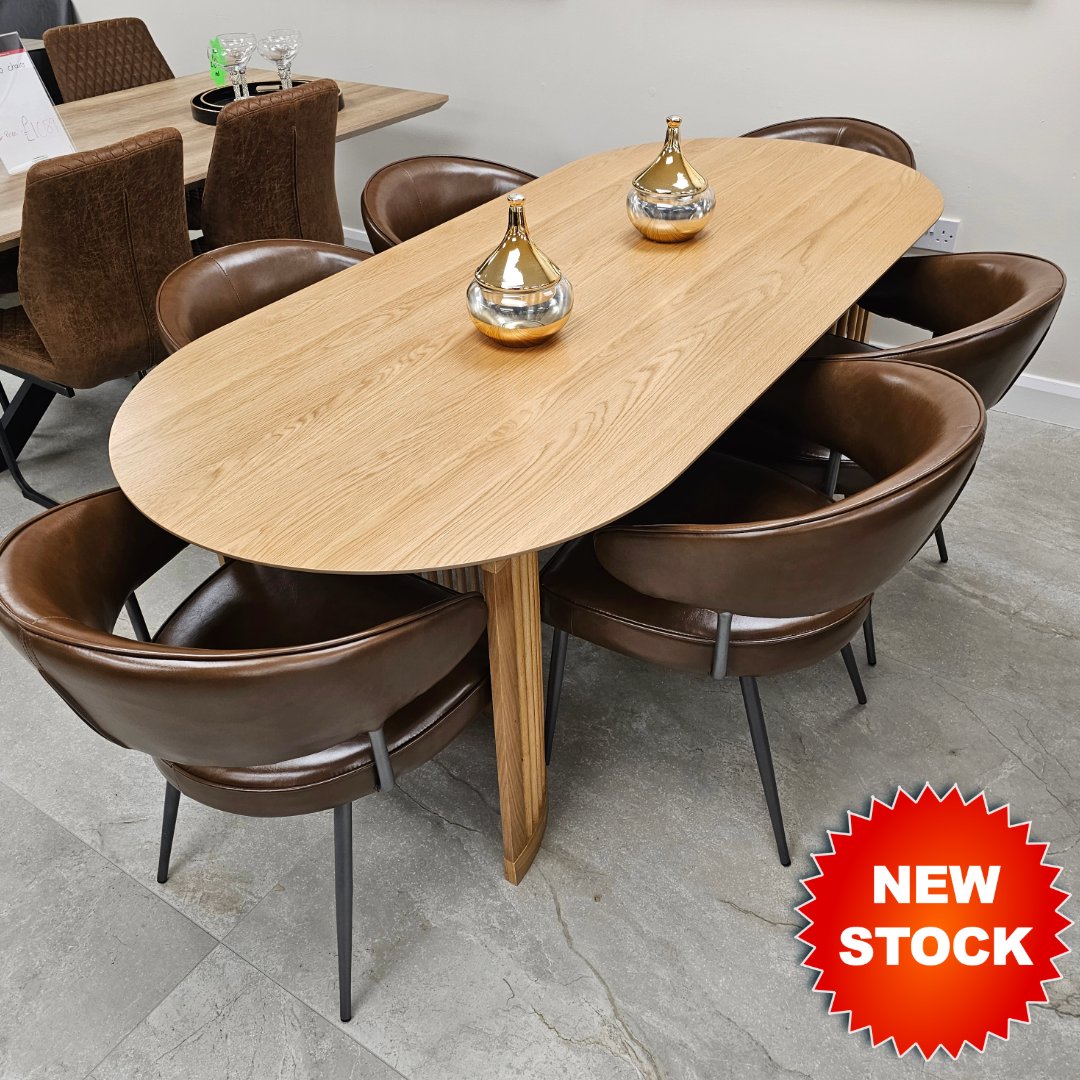 We've just received a stunning new Dining Table set complete with 6 Leather Chairs. Perfect for family dinners or hosting guests, this set combines style and comfort. Visit us today to see this exquisite ensemble in person!
.
#Magherafelt #MidUlster #BradleysFurniture