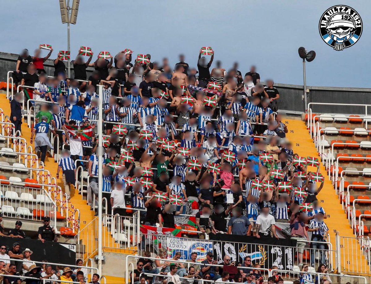 Zugatik edonora goaz! 🚍🛣 GOAZEN IRAULTZA!🔵⚪