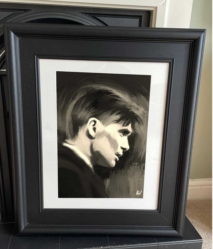 We love this artwork by @wills_art_world_ over on Instagram🎨

Our black picture frames work perfectly with this black and white artwork of Tommy Shelby

Head over to pictureframesexpress.co.uk/frame-types/bl… to browse our range of black frames

#photoframe #frame #frames #art #framedart #creative
