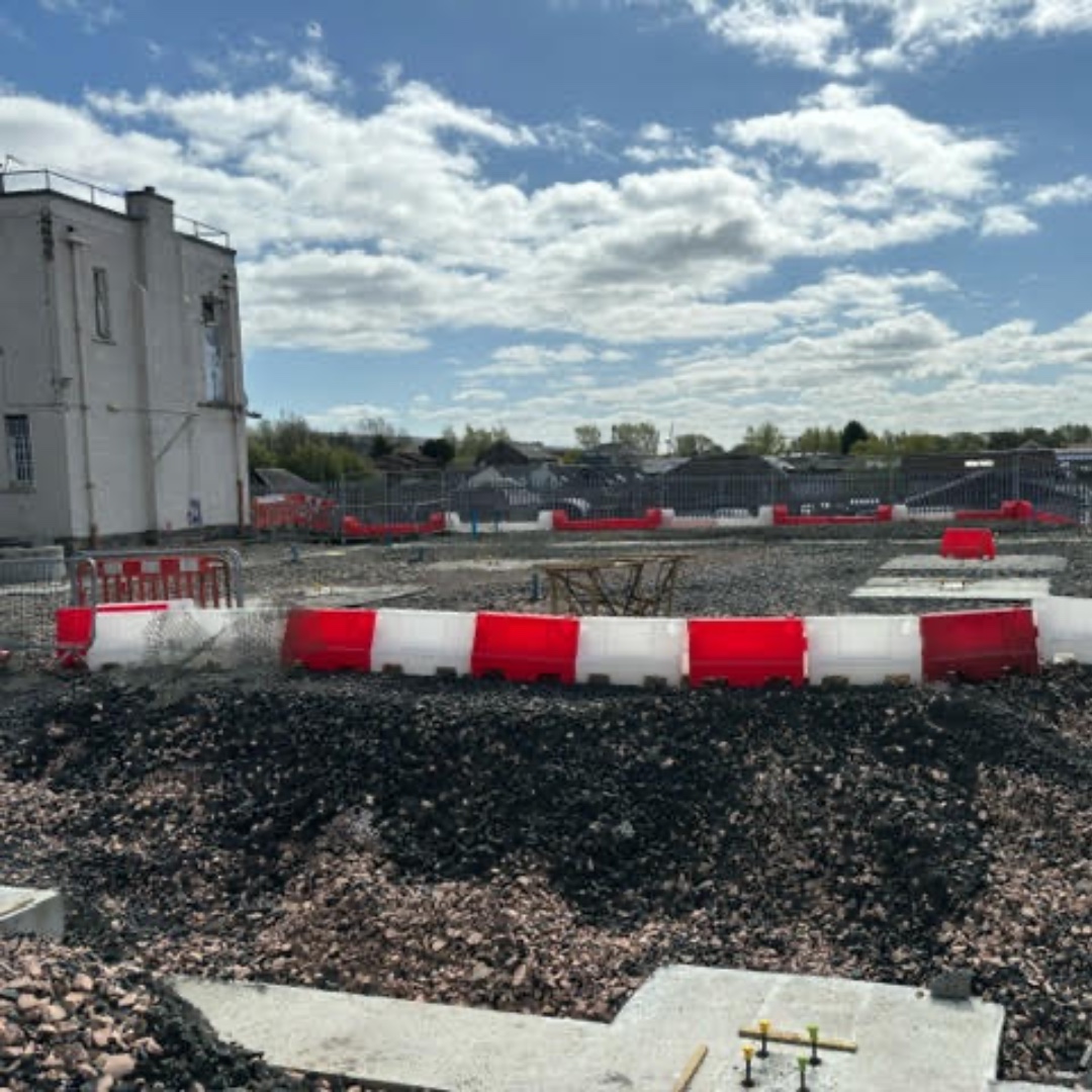 As an RFCA, one of our main responsibilities is estate and facilities management and development of the Volunteer Estate. Retaining wall, lift shaft and block work can be seen rising out of the ground at our Dunfermline Army Reserve Centre project! 🚧🏗️🦺 @154ScottishRegt @BWACF