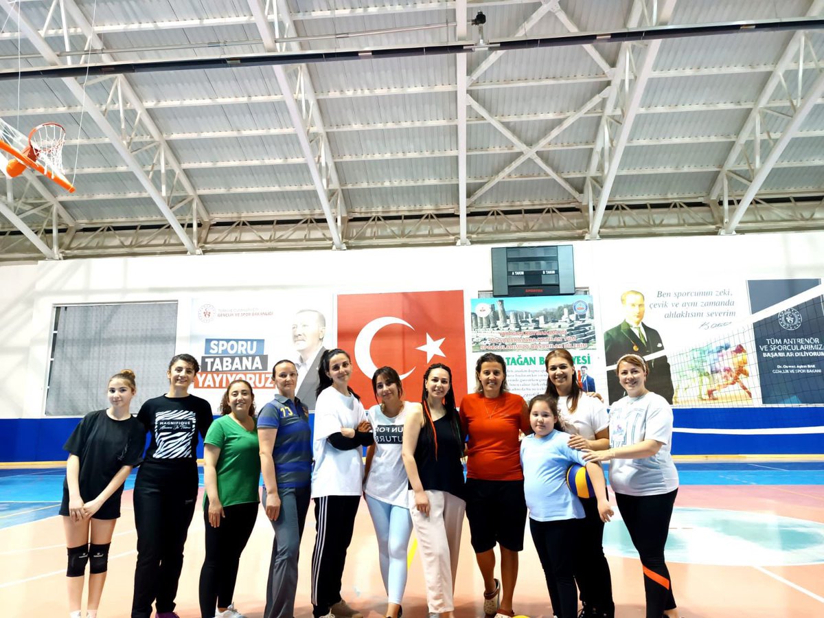 2024 Yılı Hareketlilik Yılı Diyoruz Ve Herkesi Spor Tesislerimize Davet Ediyoruz. Evinin Sultanları Voleybol 🏐 📍Menteşe Spor Salonu 📍Yatağan Spor Salonu #2024yılıhareketlilikyılı