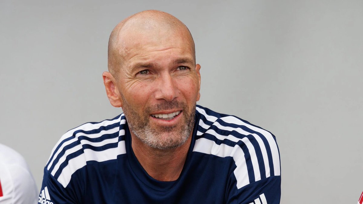 🚨 Zinedine Zidane a été contacté par @AmineMaTue pour participer à la Kings World Cup cet été mais... il a refusé ! 🇫🇷❌

Le Français est concentré sur sa nouvelle passion : la pétanque. 

Dommage. 😕