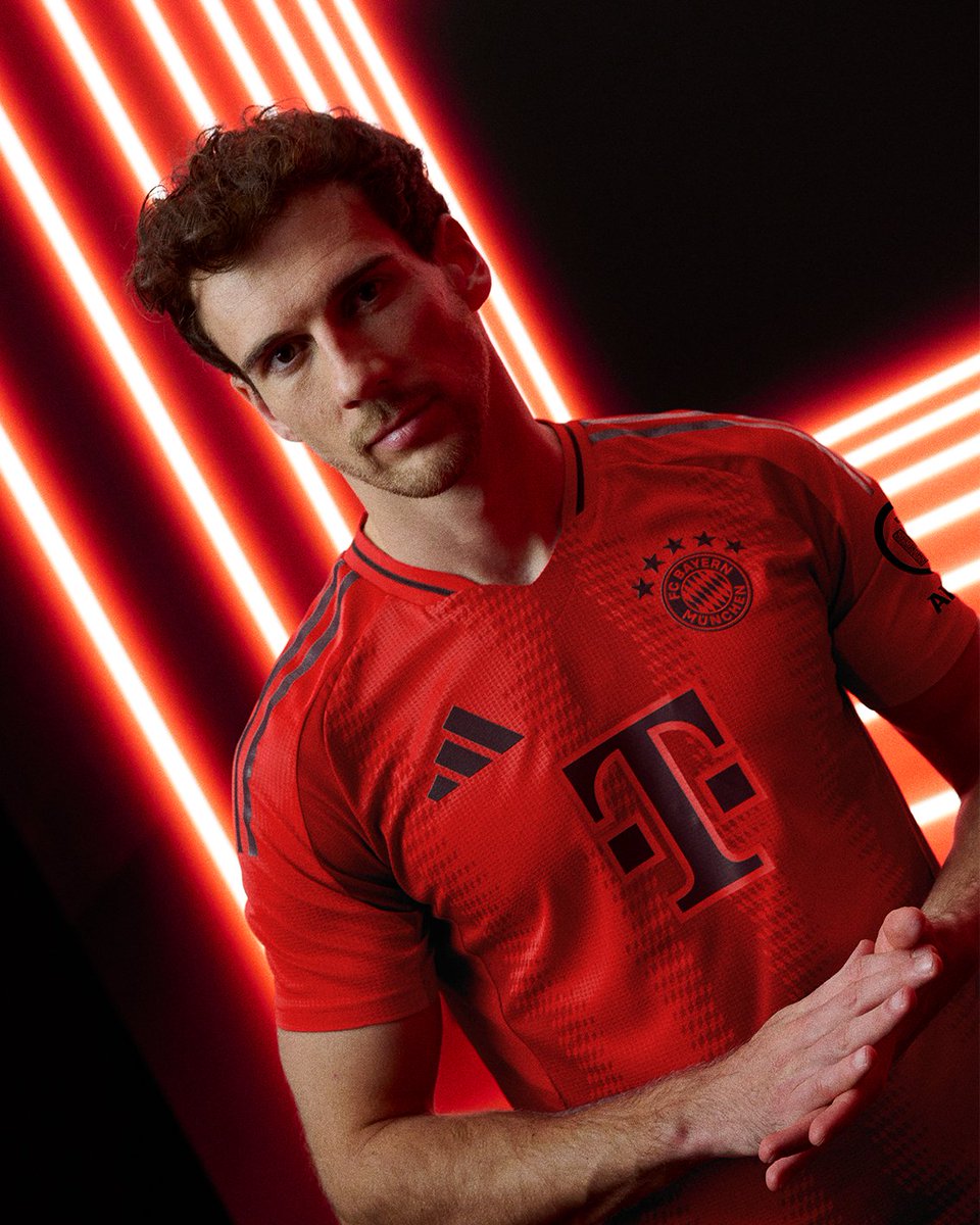 🔴 Somos Vermelhos 🔴

Todos os detalhes da nossa nova camisa 1 para 2024/25, que será estreada no último jogo da temporada em casa contra o Wolfsburg ➡️ fc.bayern/HomeShirt202425

#MiaSanMia