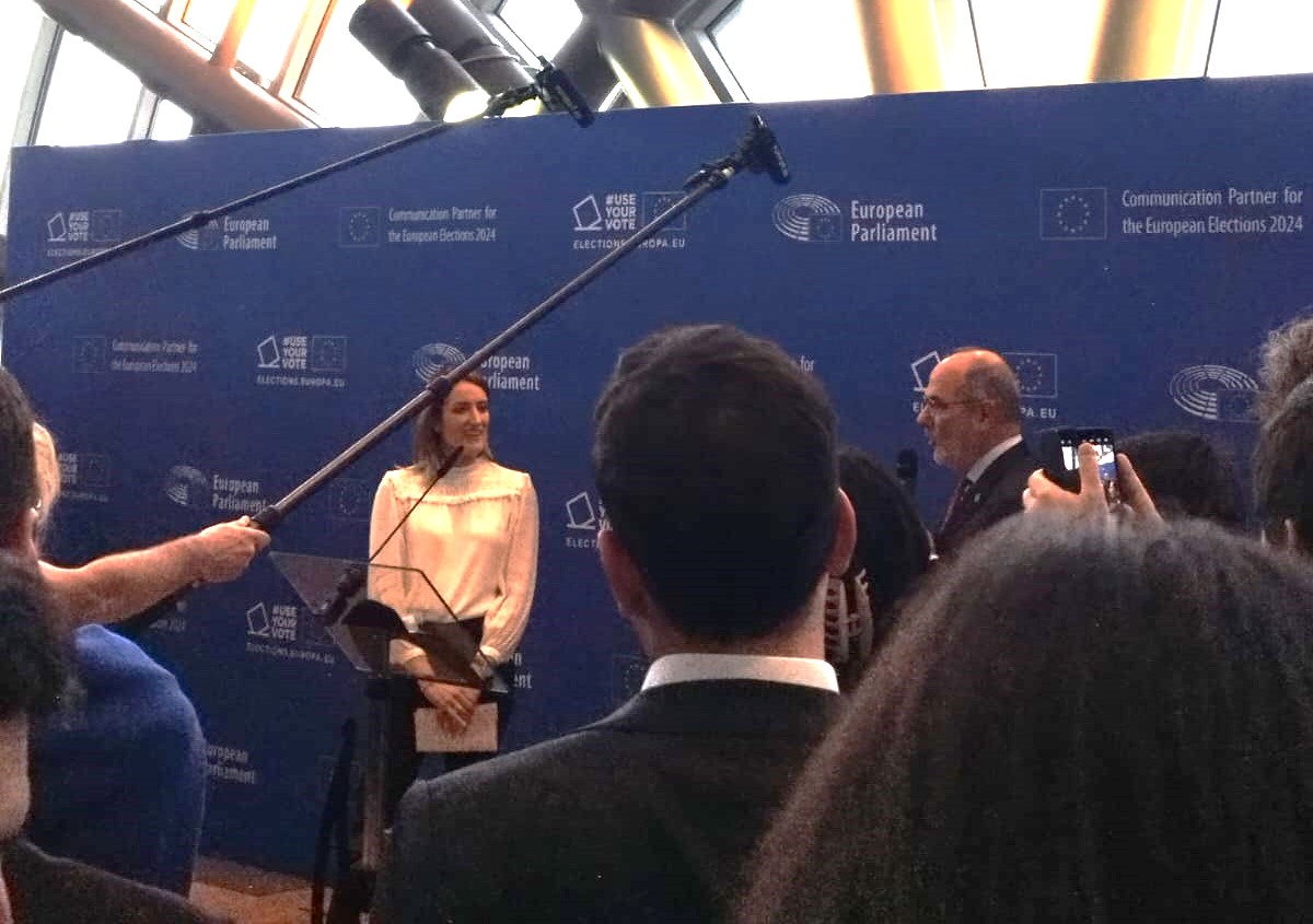 🙌UNICA is proud to be a communication partner of the  @Europarl_EN for the #EUelections2024!  Thank you @EP_President for the warm reception today!🇪🇺🥳

Let's keep building a strong #EuropeanEducationArea and #ERA! 👉On 6-9 June, #UseYourVote

Learn more: europa.eu/!X8bjmP