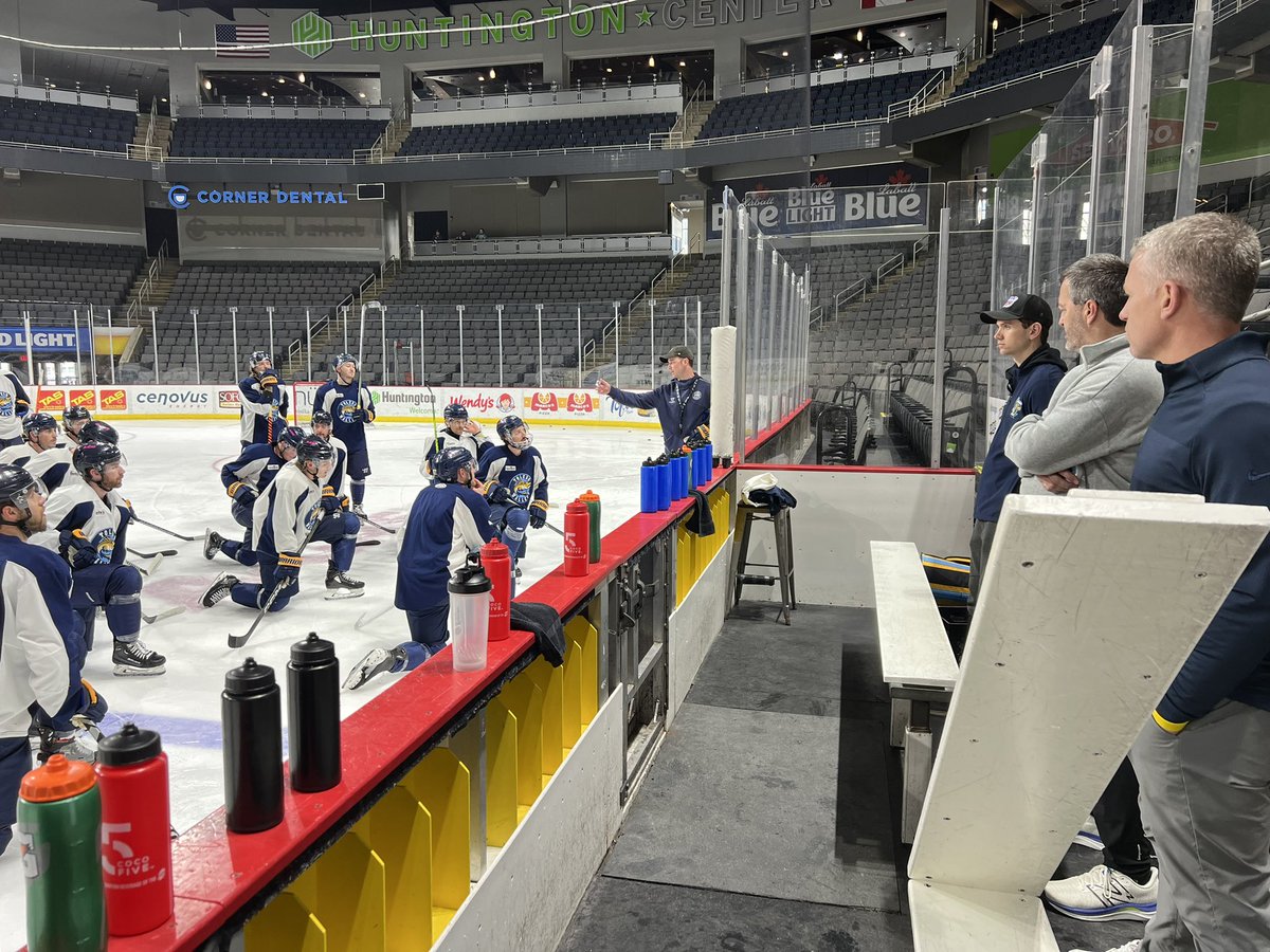 Toledo football coach Jason Candle stopped by Walleye practice today! #TeamToledo