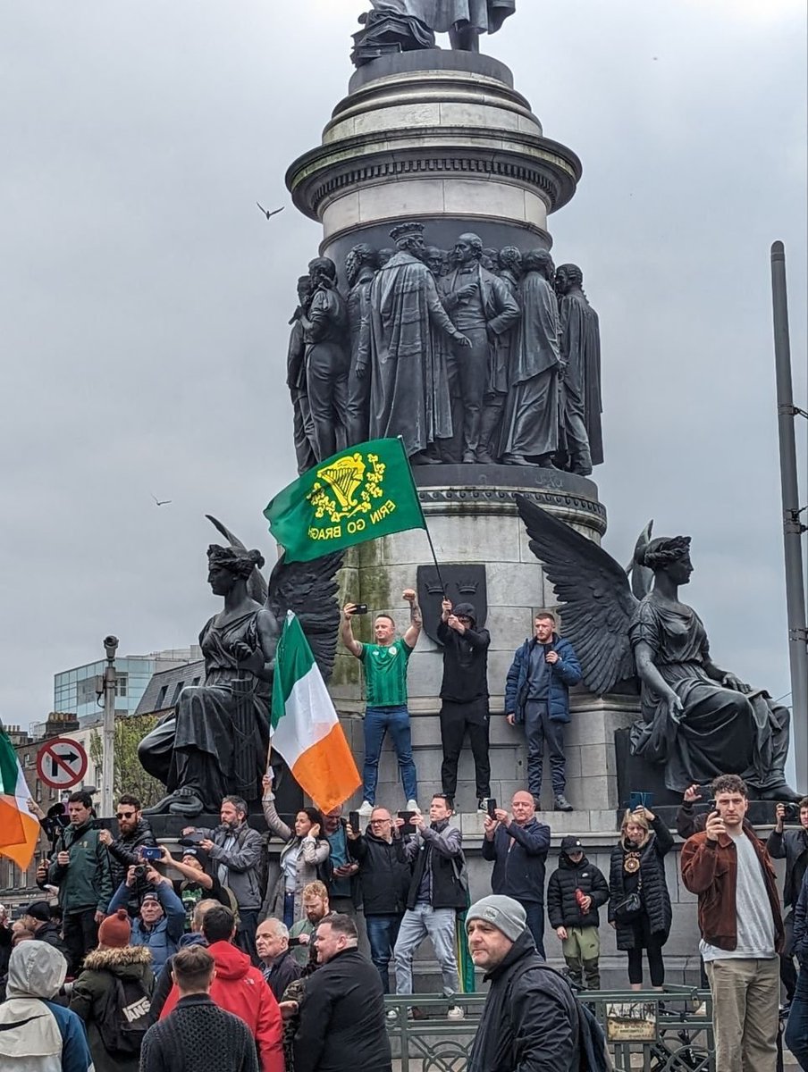 Youll never beat the Irish 🇮🇪 GET THEM OUT!!!! #Dublinprotest #irelandisfull