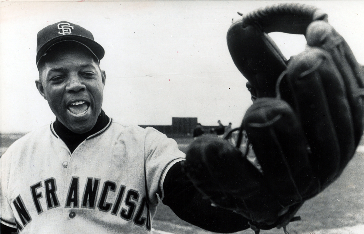 Say hey! Happy 93rd birthday to @SFGiants legend Willie Mays. Learn more about his life and career in baseball in these essays from our #SABR Digital Library book, 'Willie Mays: Five Tools': sabr.org/journals/willi…