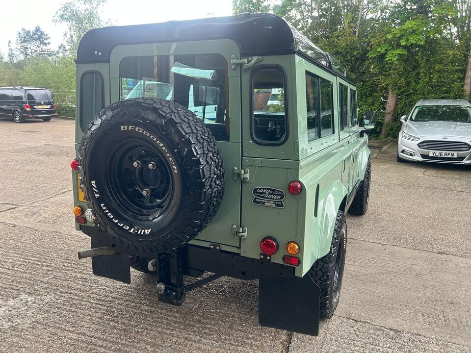 Ad:  1993 LAND ROVER DEFENDER 110 200TDI STATION WAGON
On eBay here -->> ow.ly/KsB750RxppG

 #LandRoverDefender #Defender110 #200TDI #StationWagon #OffroadLife #4x4Life #ClassicCars #LandRoverLove