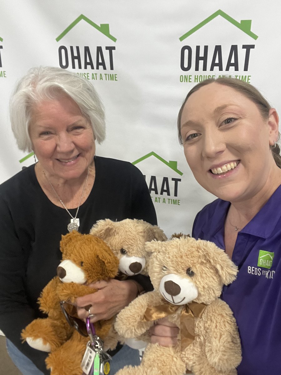 The The Woman's Club of Suburban Philadelphia collected cuddly teddy bears during their annual luncheon for the Beds for Kids program. 🧸🧸🧸 Thank you for your support!
#OHAAT #BedsForKIdsProgram #TeddyBear #BedtimeBags #CommunitySupport #CommunityImpact #ServingChildrenInNeed