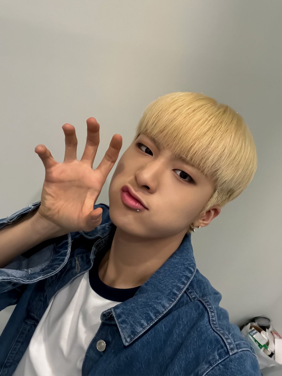 [#JiSeong] For this promotion, thank you so much Soda🥰
Let's meet again!! I love you so much

#티에이엔 #TAN #js_pic #지성