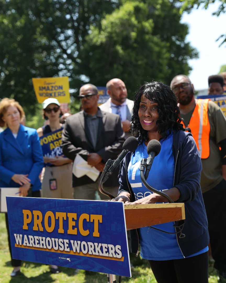 📰ICYMI: Amazon #STL8 warehouse worker and organizing committee member Wendy Taylor visited DC to join @SenMarkey, @SenTinaSmith, @TeamsterSOB and others in introducing the Warehouse Worker Protection Act. Catch Wendy's remarks here: fb.watch/rUEDlGDVUO/ 📸: @Teamsters