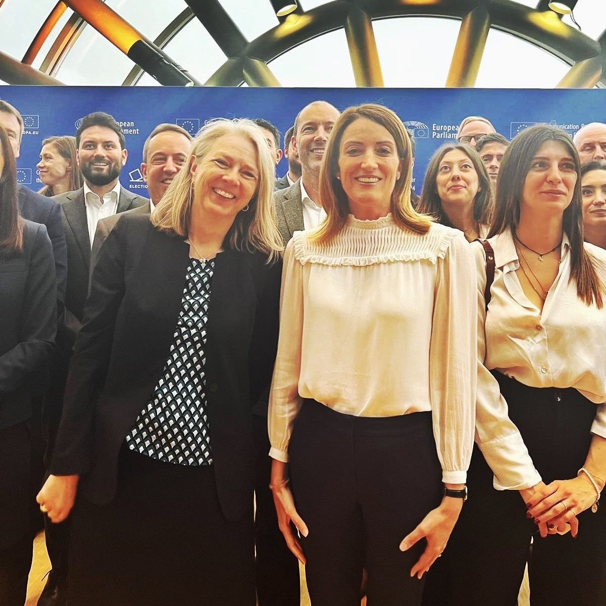 .@ETNOAssociation supports the #UseYourVote institutional campaign to promote participation at the EU Elections next June. Yesterday we joined the @Europarl_EN Partnership Agreement Reception. We must all take action to support democracy. 📸Our DG @LiseFuhr with @EP_President 👇