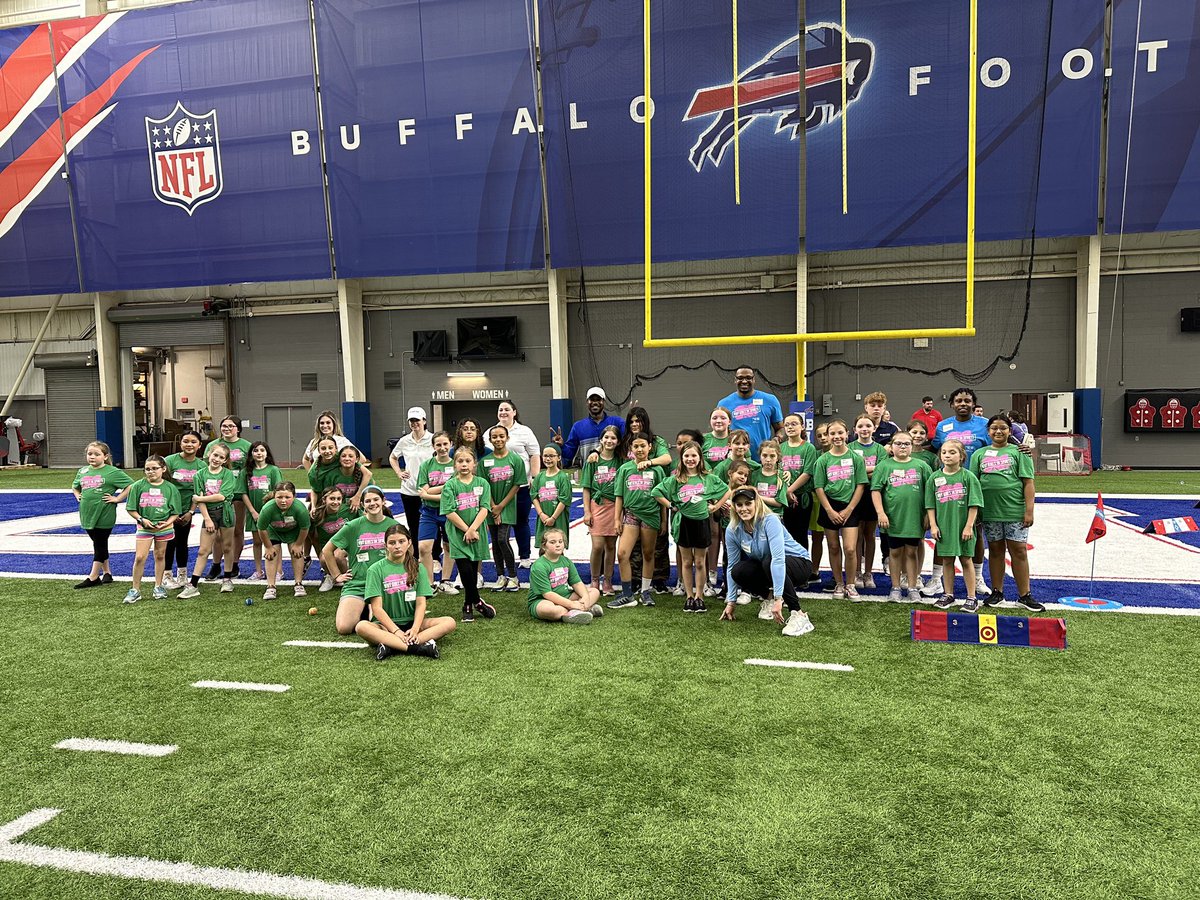 We love giving back and supporting our WNY community 💙 Thank you to Windermere Blvd Elementary School and the Buffalo Bills for having us at your events this weekend🤘 Energy level was 🆙 🔥 #CommunityService | #MI4