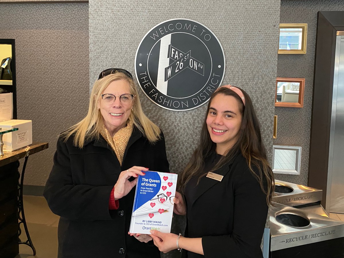 Stepping into luxury at @HiltonHotels Hotel Fashion District! Amidst my book tour for 'The Queen of Grants From Teacher to Grant Writer to CEO,' I found myself pleasantly surprised as Hilton graciously provided us with their brand new sample room, which was truly exceptional. 🙌