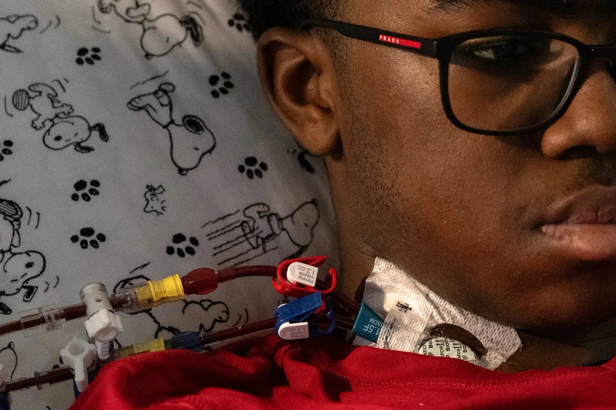 First Patient Begins Newly Approved Sickle Cell Gene Therapy
by @ginakolata for @nytimes | 06 May 2024
'A 12-year-old boy in the Washington, D.C., area faces months of procedures to remedy his disease. “I want to be cured,” he said.'
#sicklecell  (GIFT)
nytimes.com/2024/05/06/hea…