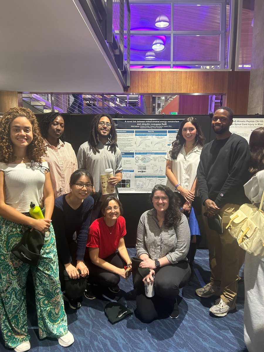 Celebrating one amazing end of the semester with the Silva lab at @DukeU ! Tenure, manuscripts, graduation, including a farewell to our undergraduate superstar Sofia Guerrero (on her way to grad school at Stanford!). Looking forward to celebrating our next successes!! 🙌🏾🍾