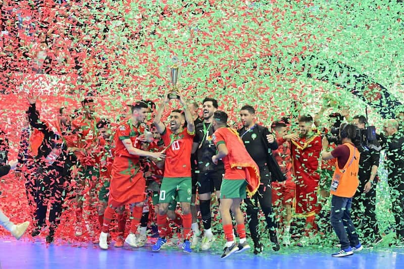 '#فوتسال_المغرب' السادس في العالم وأعلن “#فيفا”، عبر موقعه الرسمي على الإنترنت، عن ترتيب منتخبات #كرة_القدم_داخل_القاعة، حيث احتل #المنتخب_المغربي المركز السادس بـ1430.55 نقطة، بفارق تسع نقاط عن #منتخب_الأرجنتين صاحب المركز الخامس.
