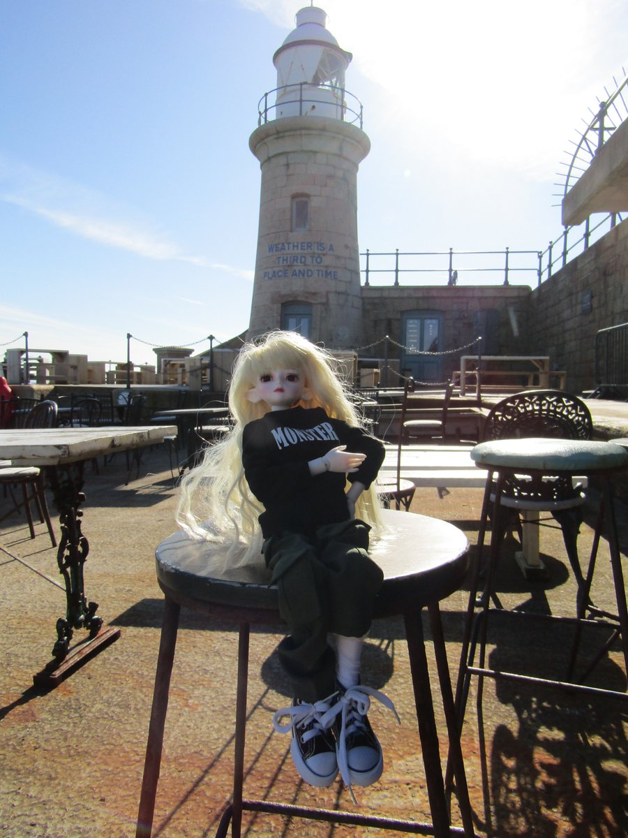 On Ezri's trip to #FolkestoneHarbour, she stopped off at the lighthouse on the harbour wall.