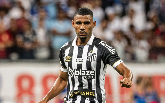 Santos rejeita proposta de € 10 milhões do Botafogo por Joaquim Alvinegro Praiano não pensa em vender o zagueiro por menos de 15 milhões de euros (R$ 82 milhões na cotação atual)