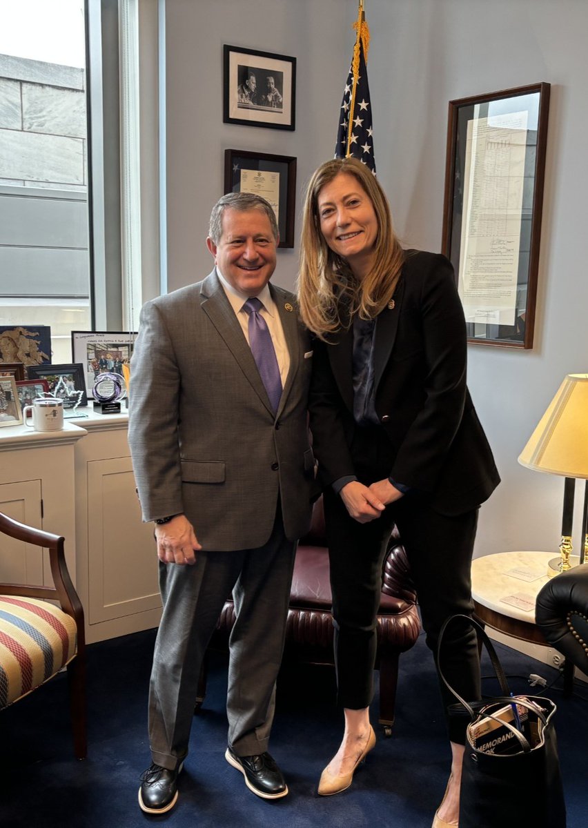 Great to meet with @DEAHQ Administrator Anne Milgram to discuss how I can support the DEA through my role on the House Appropriations Committee. Together, we're working to keep families safe and ensure those battling addiction have the support and resources they need.