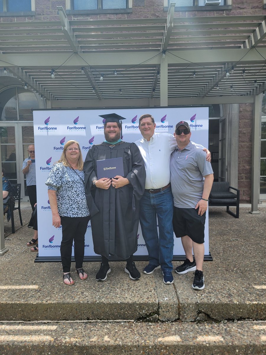 CoachOFallon76's tweet image. I am very fortunate to have such a supportive family to help me along this journey! I can't wait to see where my next journey takes me! #family #mastered