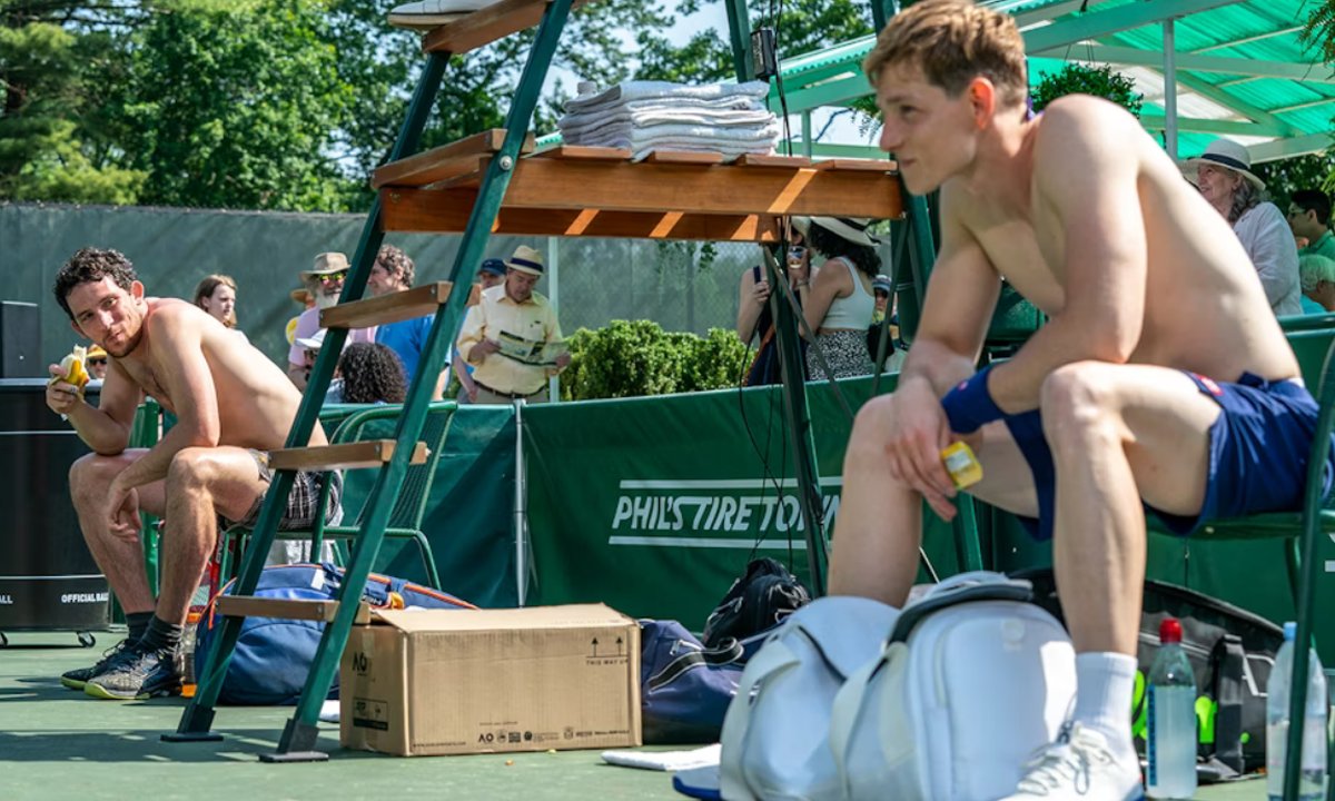 Hot as the sun at the US Open, Luca Guadagnino’s #Challengers channels tennis as an allegory for competitive relationships while offering enough on-court action to work, most of the time, says Carsten, as a sports movie: halifaxbloggers.ca/flawintheiris/… #film #review @FlawInTheIris