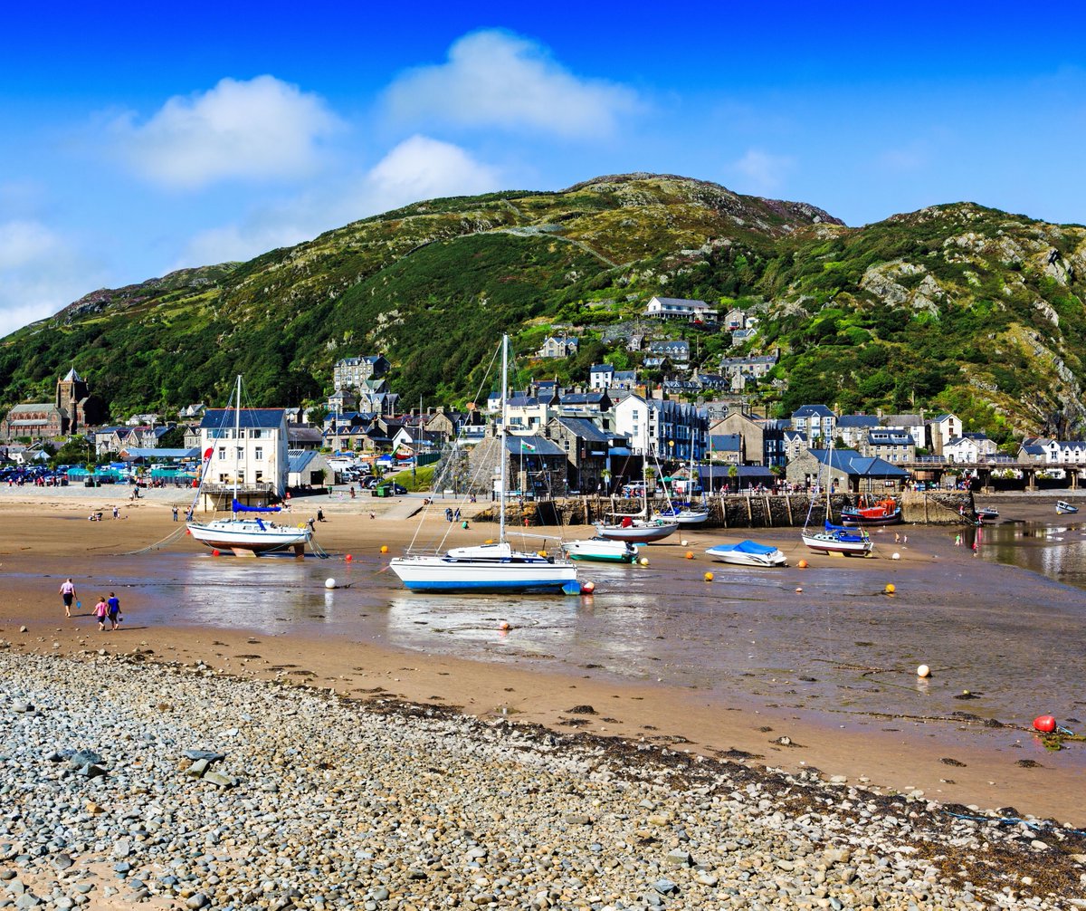 A popular seaside resort on the West Coast of Wales, with stunning views of Cardigan Bay. Barmouth is a quaint town with an array of independent shops and eateries for you to enjoy, making for a great day out.

Discover more... booking.jonesholidays.co.uk/Tour/Barmouth-…

#Barmouth #JonesHolidays