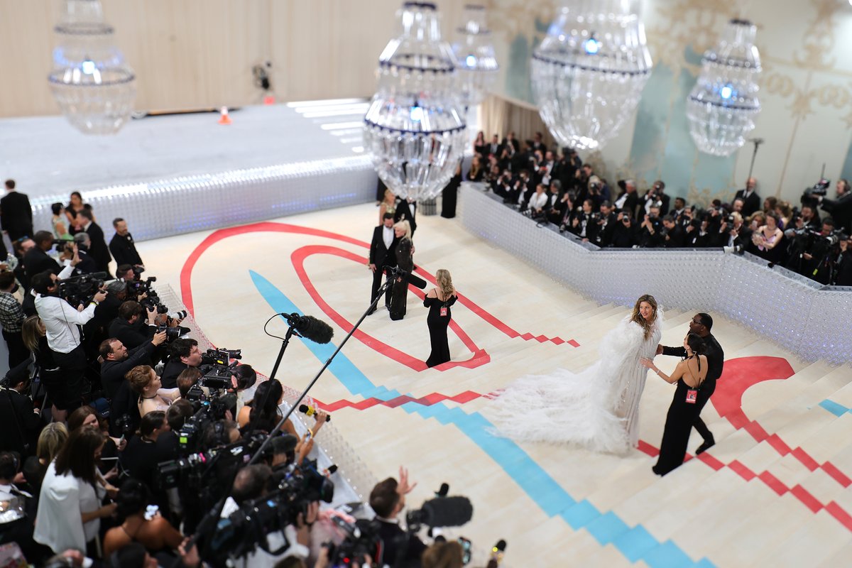 Get the inside scoop on the Met Gala from the Fashionista editors! Don't miss our recap of this fashion extravaganza tomorrow, Tuesday, May 7th, 3pm ET on The Fashionista Network. ow.ly/vz6n50Rxnez

#metgala #fashion #thefashionistanetwork