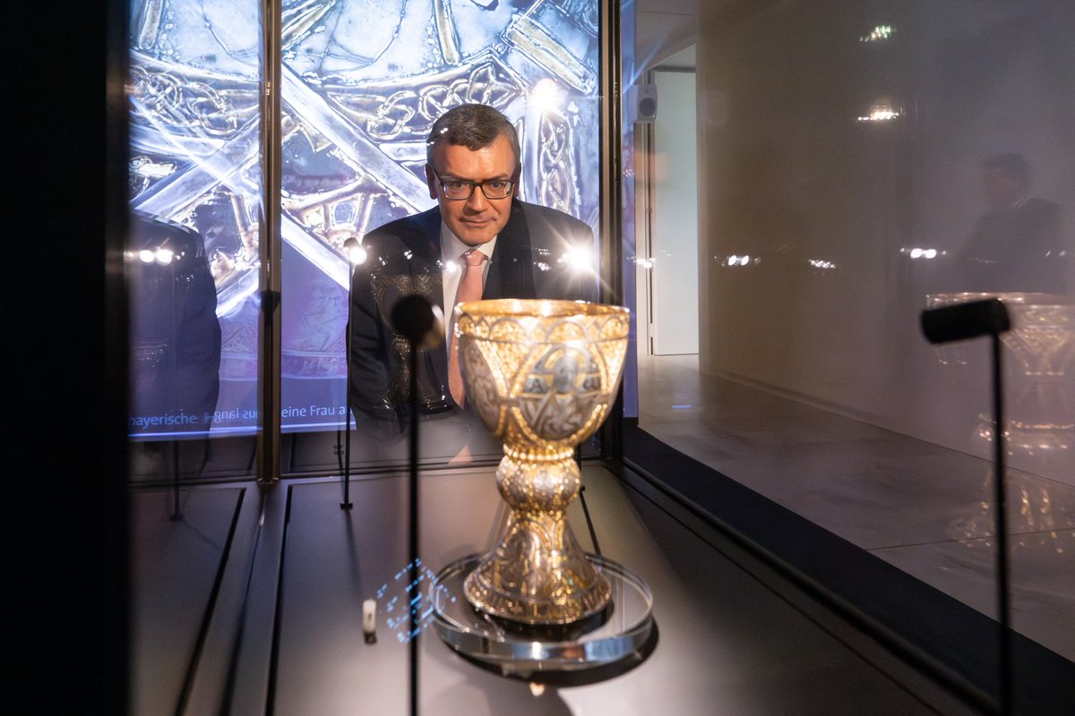 Tassilo, Korbinian und der Bär - die Bayerische Landesausstellung in Freising ist eröffnet! Es ist eine besondere Freude, dass wir im Diözesanmuseum Freising ab heute in die Ur-Geschichte Bayerns eintauchen. Und das im Jubiläumsjahr „1300 Jahre Korbinian in Freising“ - besser…