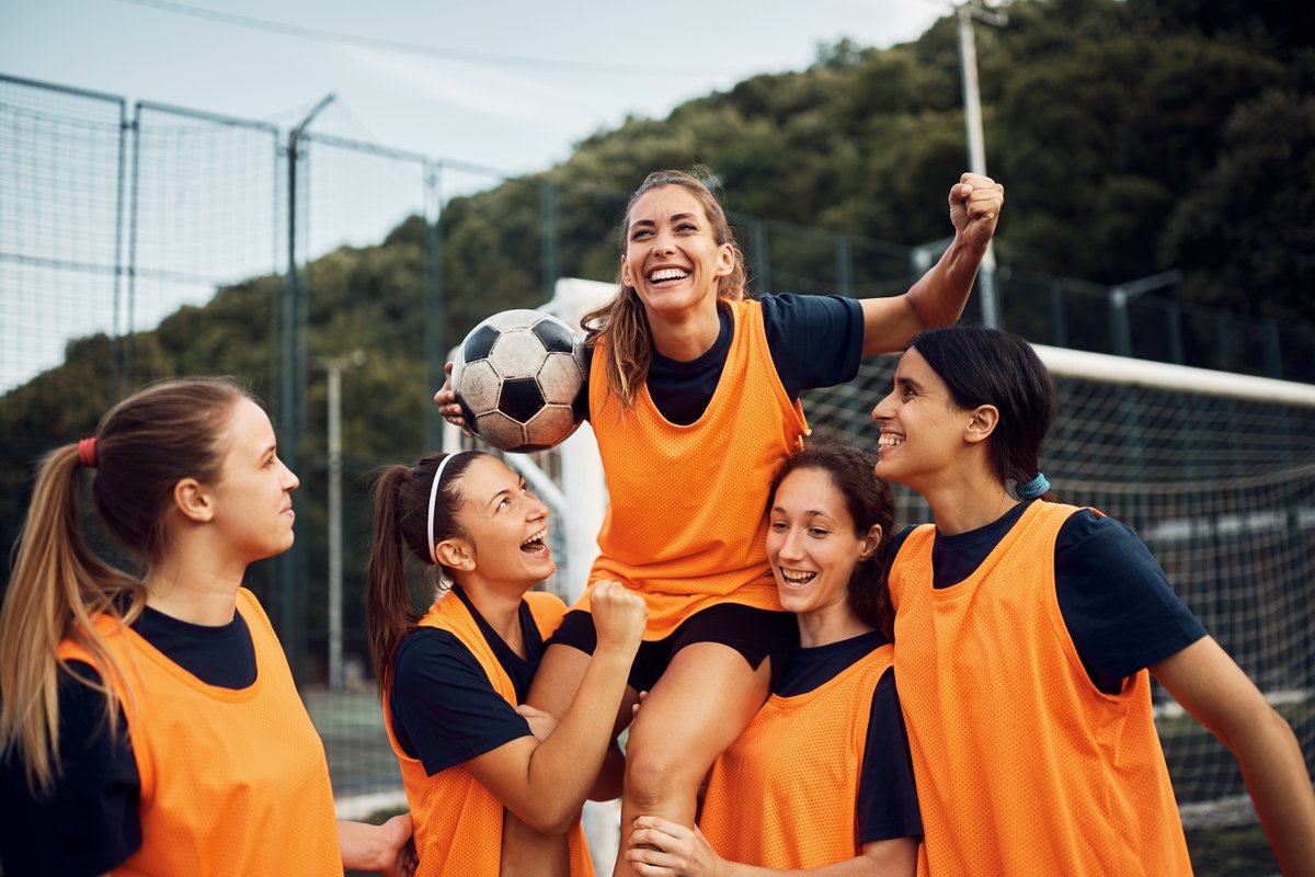 It’s @CMHA_NTL’s National #MentalHealthWeek! Team sports’ unique blend of physical activity and social interaction make them a valuable tool for reducing stress, anxiety and depressive symptoms and improving your overall mental health. Learn more: hubs.la/Q02w8Zlg0