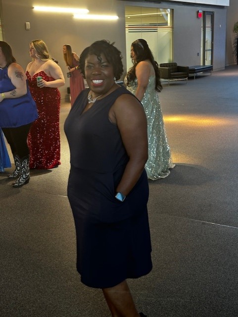 HamptonHighMHW's tweet photo. HHS Awesome School Social Worker supporting the 2024 prom https://t.co/JcqClJjkoq