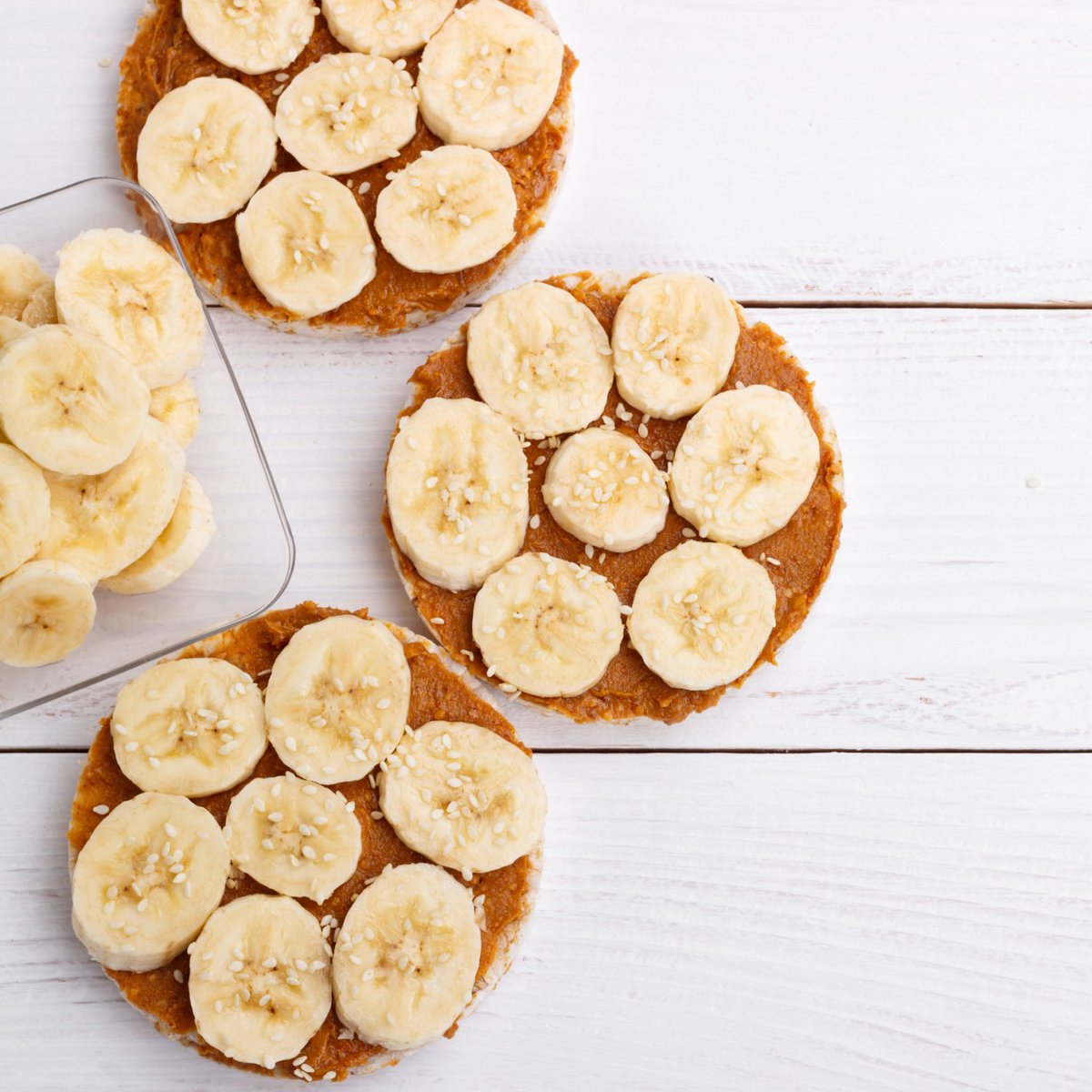Easy #breakfast idea—grab #wholegrain #organic #ricecake spread on favorite #nutbutter top with banana coins & sprinkle of superseeds💪😋Fast & #delicious perfect for #MondayMorning 💯Grab #wholesome #ingredients tinyurl.com/2e5px8k9 #healthyfoods #plantbased #MondayMood #Food