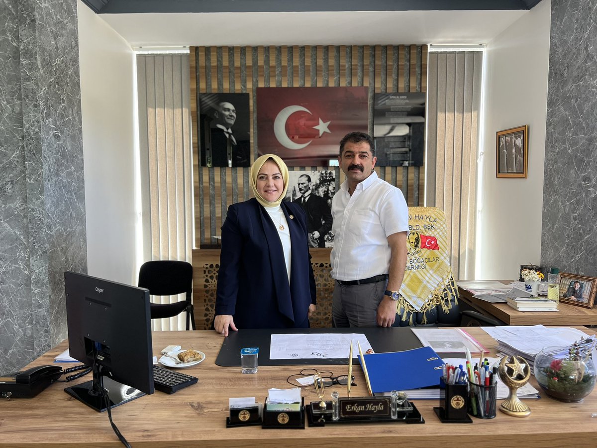 Kale Belediye Başkanımız Sn Erkan Hayla’ya hayırlı olsun ziyaretinde bulundum. Sayın başkanı tebrik ediyor, üstlendiği bu kutlu görevinde başarılar diliyorum.