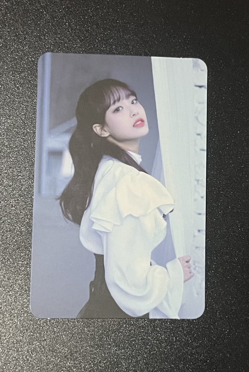 ForHeeHyeSell's tweet photo. wts | lfb | Ph Only 

Chuu  Loona XX photocard - 1000

- onhand
- 3-4 days dop
- no sco https://t.co/dhM8BqCcJN
