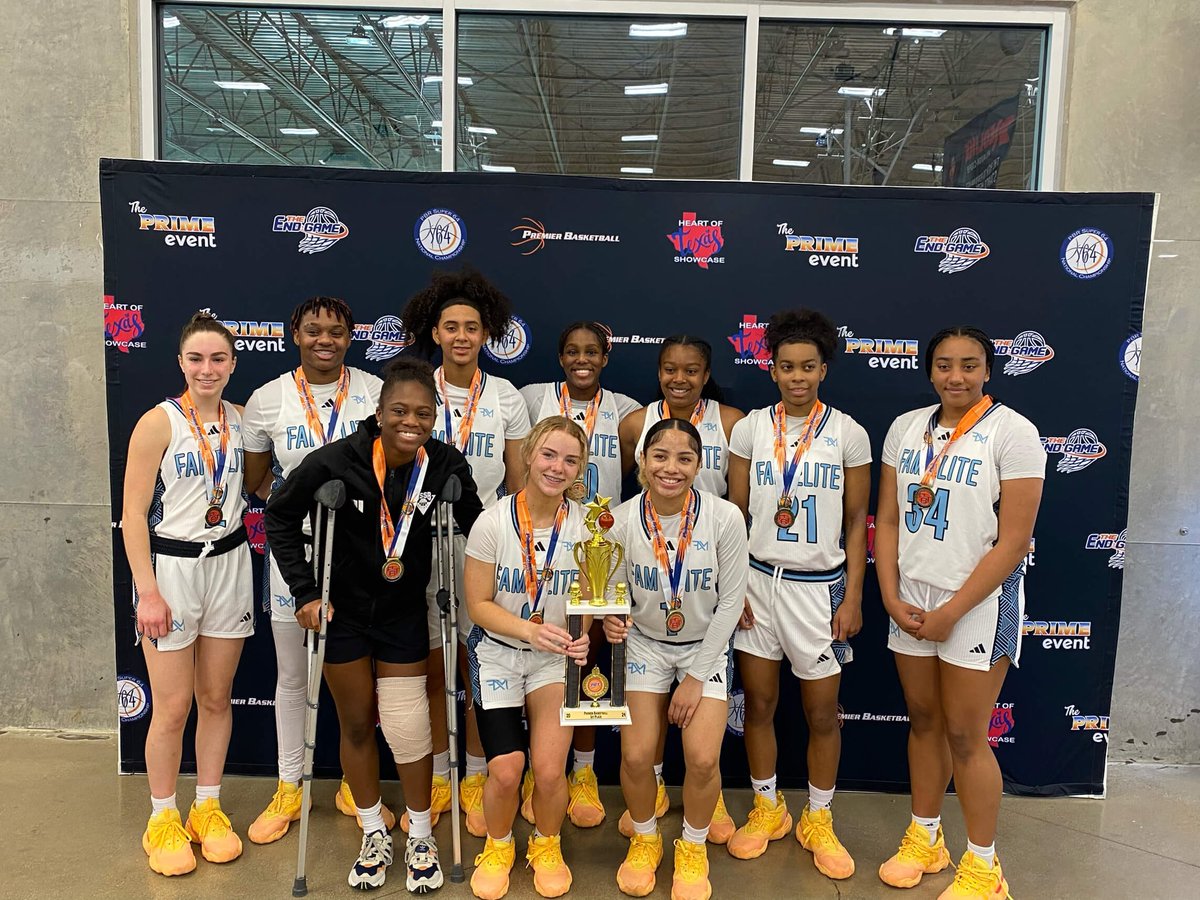 Great weekend for our @FAMhoopsGBB 16 3SSB! Team is continuing to gel and grow TOGETHER!! Progress and Development are 🔑!! 💙🤍🏀