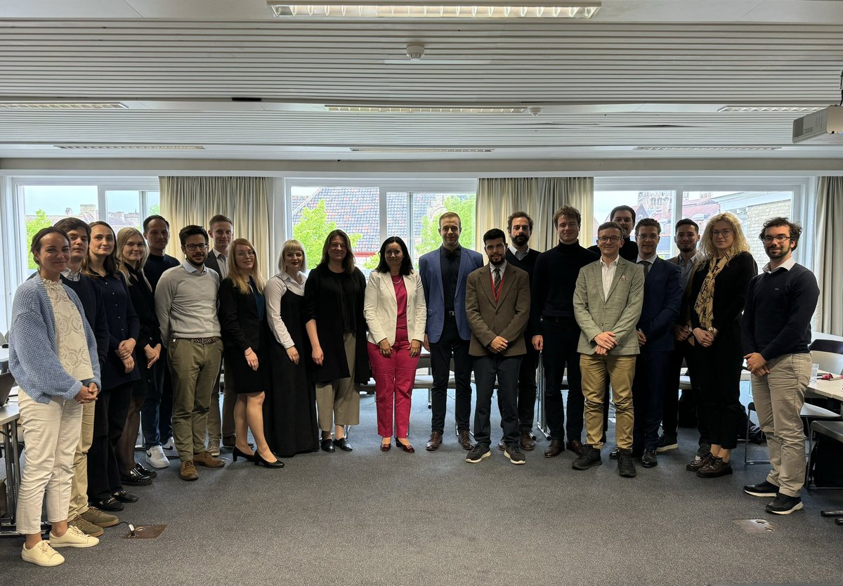 This afternoon Ambassador Edita Hrdá, Permanent Representative of the Czech Republic to the EU 🇨🇿🇪🇺, had an insightful exchange with our participants

Thank you very much @EditaHrdaEU for sharing your expertise with us!

#EUDiplomacy @CZECHIAinEU