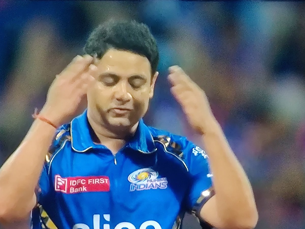 Piyush Chawla suddenly came to MI rescue and sent back Travis Head n Klassen - 2 pillars of SRH 🤔

#SRHvsMI #SRHvMI #MIvsSRH #MIvSRH #RohitSharma #HardikPandya #TravisHead #PatCummins #Bumrah #PiyushChawla