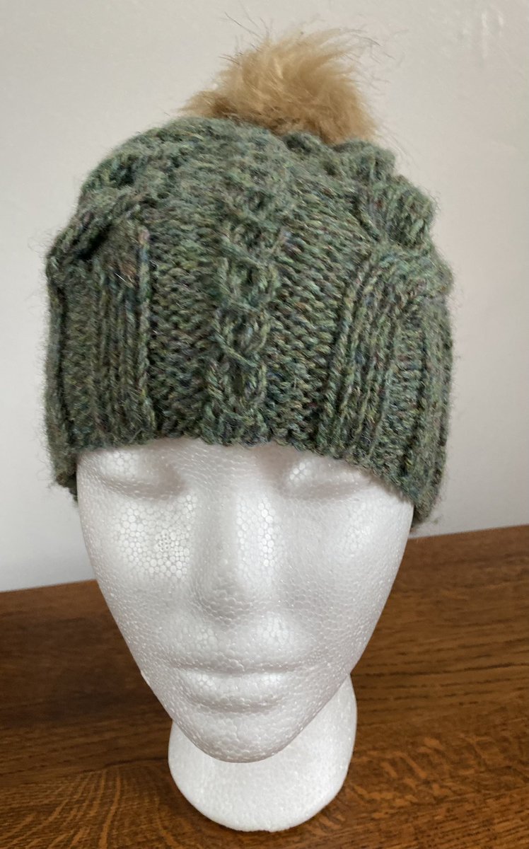 etsy.com/uk/listing/172…
Listed today - womens cable pattern beanie hat in 100%pure Scottish Aran a wool in Woodland Green- toning faux fur Pom Pom fir that finishing touch  Head circumference 56 cms
#MHHSBD #firsttmaster #CraftBizParty #UKHashtags #worldwideshipping