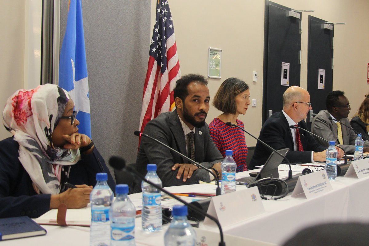 Today, USAID was honored to co-host our first with 🇸🇴 Govt Portfolio Review with @MoPIED_Somalia. We discussed achievements and next steps. Together, we built schools 🏫, educated children, helped pastoralists & fishing communities🎣, and improved infrastructure ...1/2