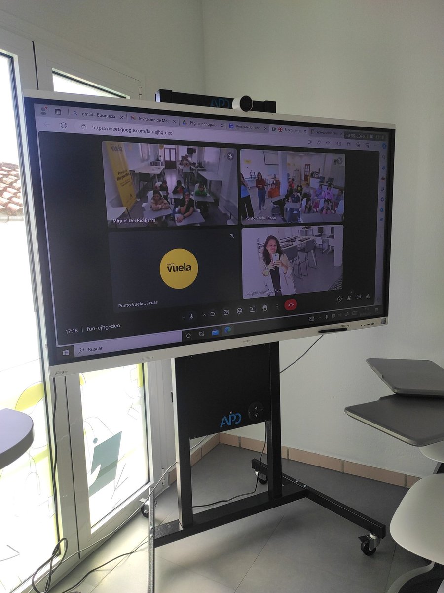 Conectando el alto genal con talleres virtuales en los @PuntosVuela. Este mes trabajamos robótica #makeymakey @CartajimaVuela @JuzcarVuela @PujerraVuela @Manuel_DT #desafiotecnologicoaltogenal