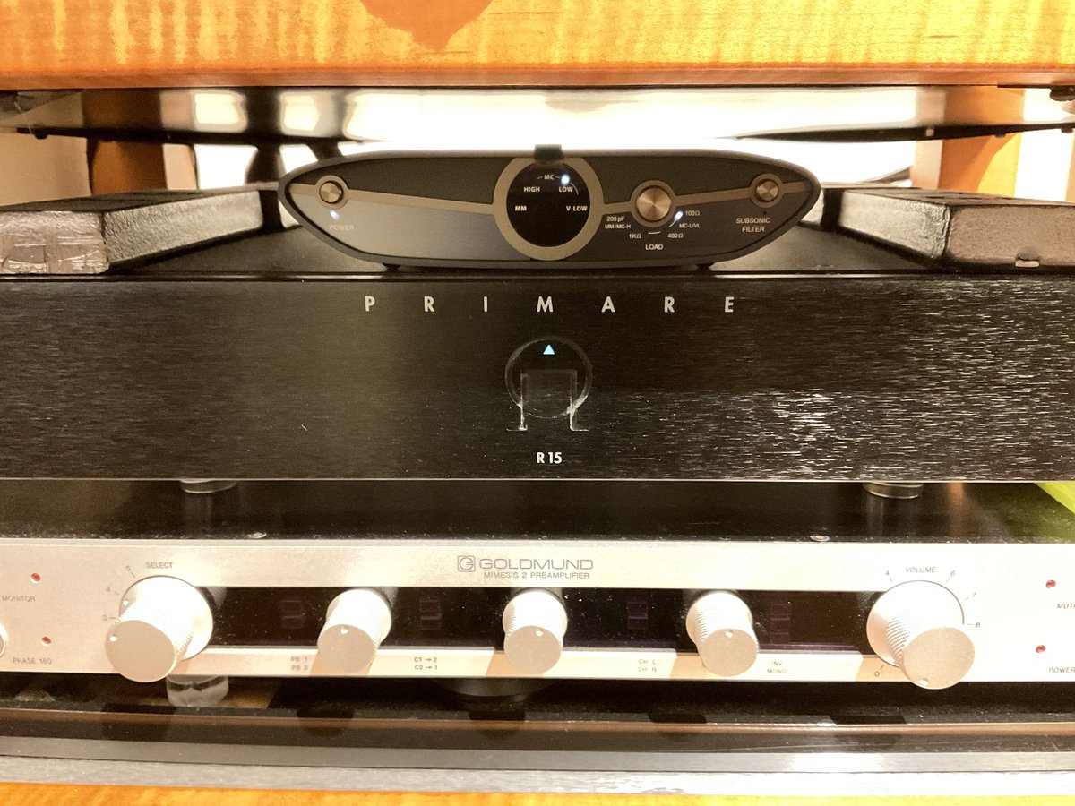 ZEN Phono 3

通電してちょっと聴いただけですが　驚きました

こりゃ4.6万円の音じゃないですね

レンジもや音場も広く　音像もシャープで

PRIMARE R15 と比べても　かなり善戦

音楽を楽しく聴かせるタイプみたいで　スピード感や凄みはまだ感じませんが　エージングでどう変わるか楽しみです