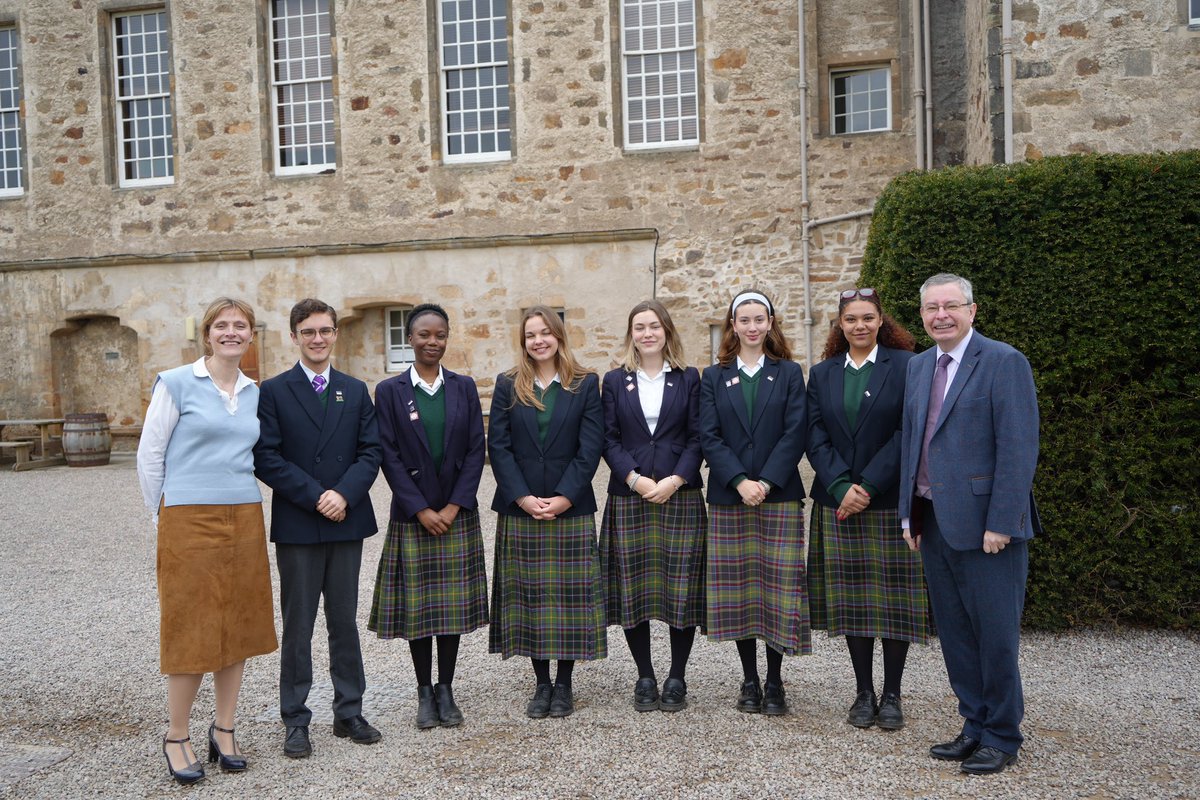 It was a great pleasure to welcome Dr Simon Hyde, General Secretary of HMC (The Head’s Conference) to #Gordonstoun this w/e & to show him a little of life at school, where he met with senior staff & students. @HMC_Org #thereismoreinyou #charactereducation #boardingschool