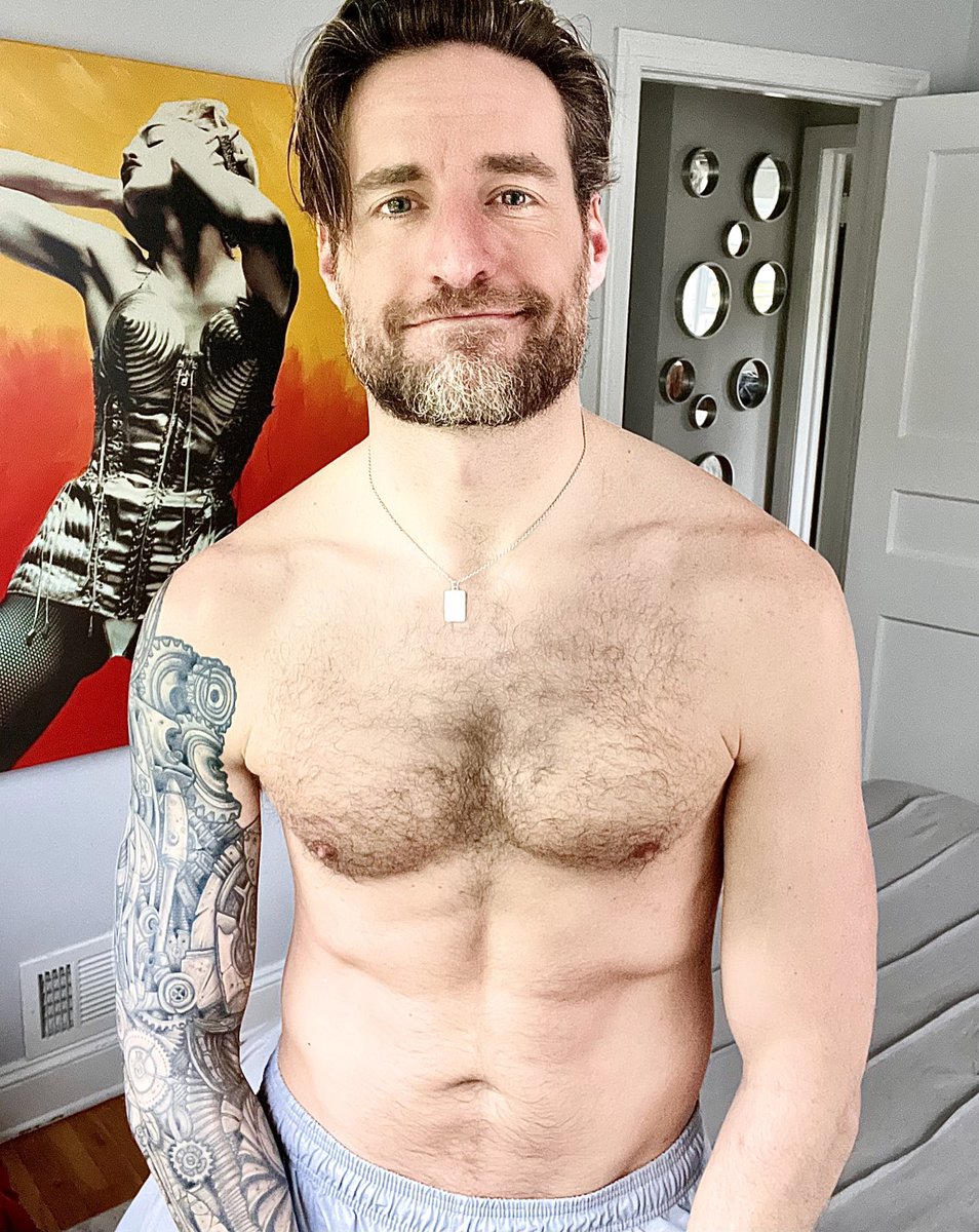 Up ~10 lbs since trying to gain weight. Not all is muscle and lost some definition, but that’s not my goal in bulking. 💪🏋️‍♀️ #fitnessjourney Also Madonna says hi. #sober #bipolar