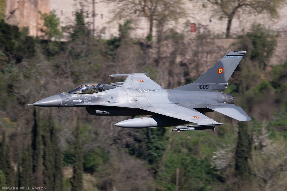 Romanian F16 from a Mad Monday 4 weeks a go in #Greece #iniochos24.  Loved the scheme on these jets.