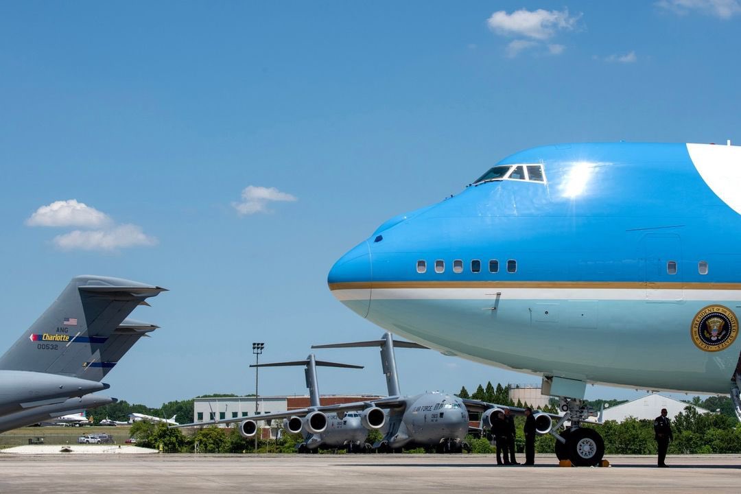 President Joe Biden 🇺🇸 visited the 145th Airlift Wing on May 2, 2024, as he paid his respects to the families and colleagues of our fallen law enforcement officers. Together, we stand in solidarity and gratitude for their service and sacrifice. #NCNG #145AW #NCANG